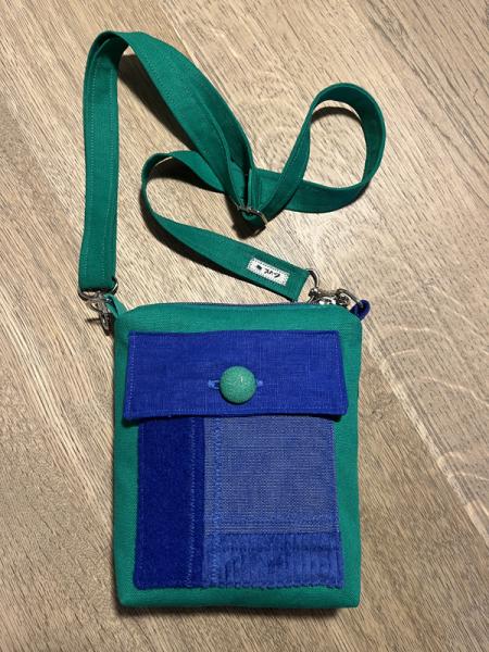 Vorderseite mit Aufsatztasche